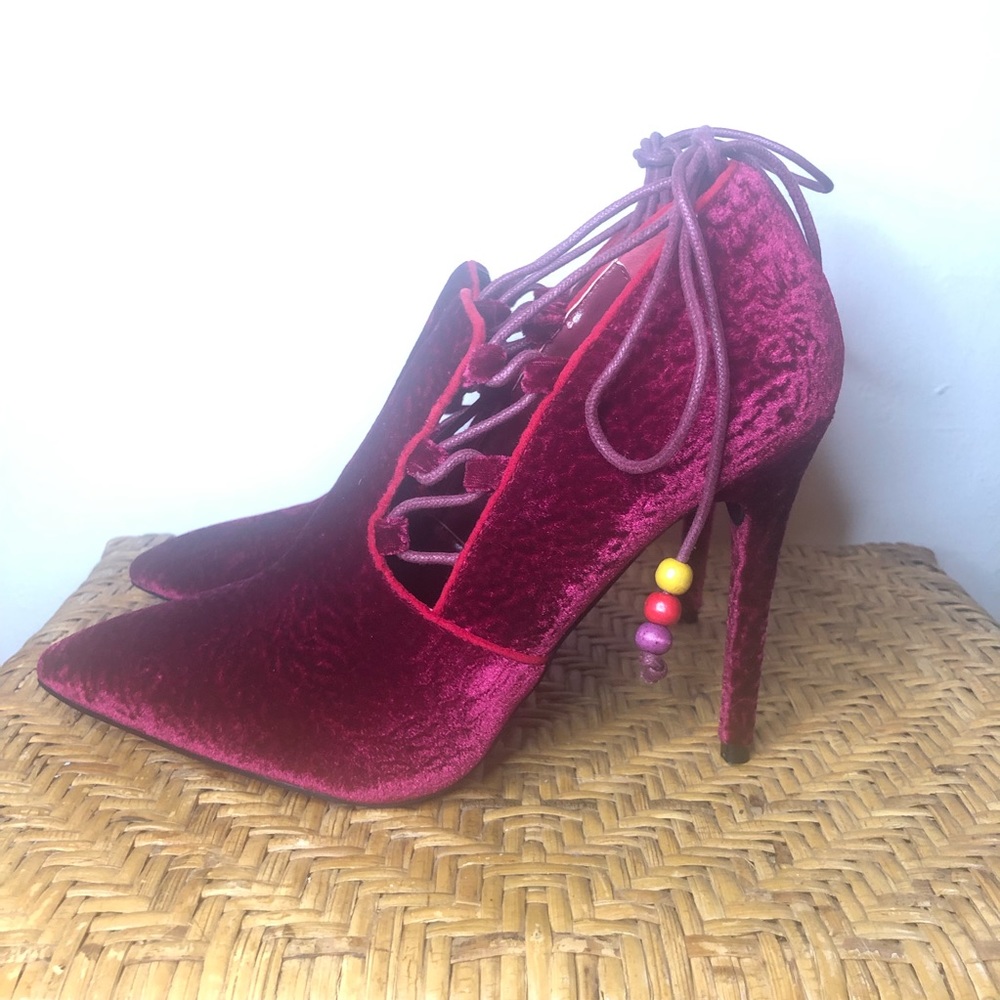 Privileged Velvet Burgundy Cedric Botties. Size 8 M